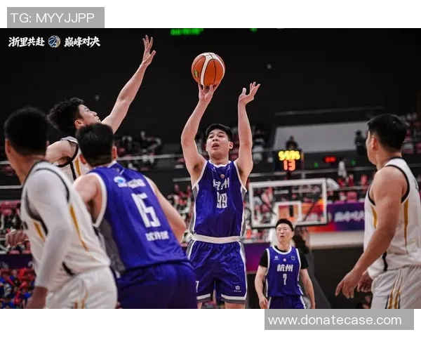 杭州篮球队在邀请赛中的灵活性表现分析与战术探讨